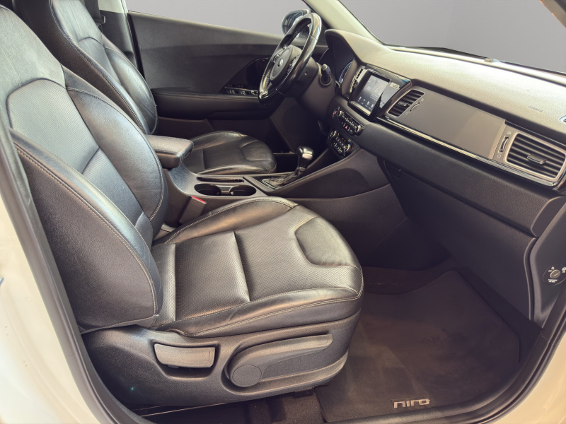 KIA Niro  5 pts. EX, HEV, TA, a/ac. Aut., piel, QC, f. led, RA-18 (línea anterior) 2019